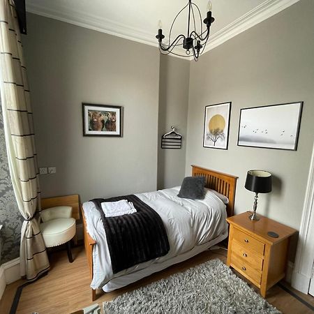 Hannahs Guesthouse แอเบอร์ดีน ภายนอก รูปภาพ