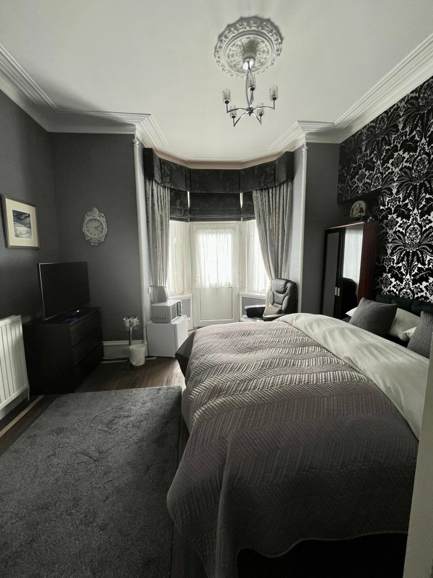 Hannahs Guesthouse แอเบอร์ดีน ภายนอก รูปภาพ