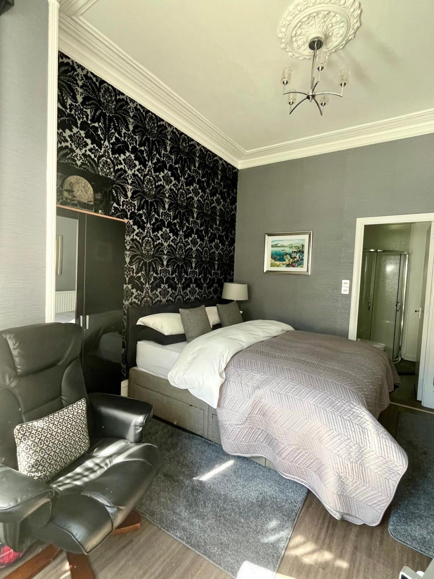 Hannahs Guesthouse แอเบอร์ดีน ภายนอก รูปภาพ