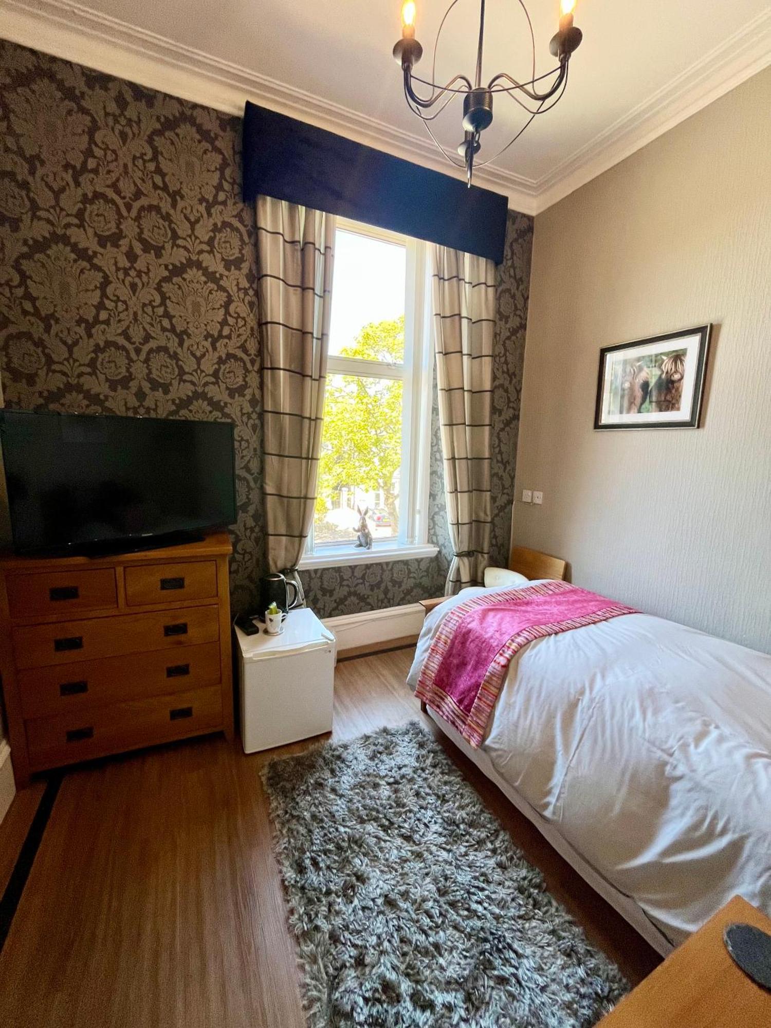 Hannahs Guesthouse แอเบอร์ดีน ภายนอก รูปภาพ