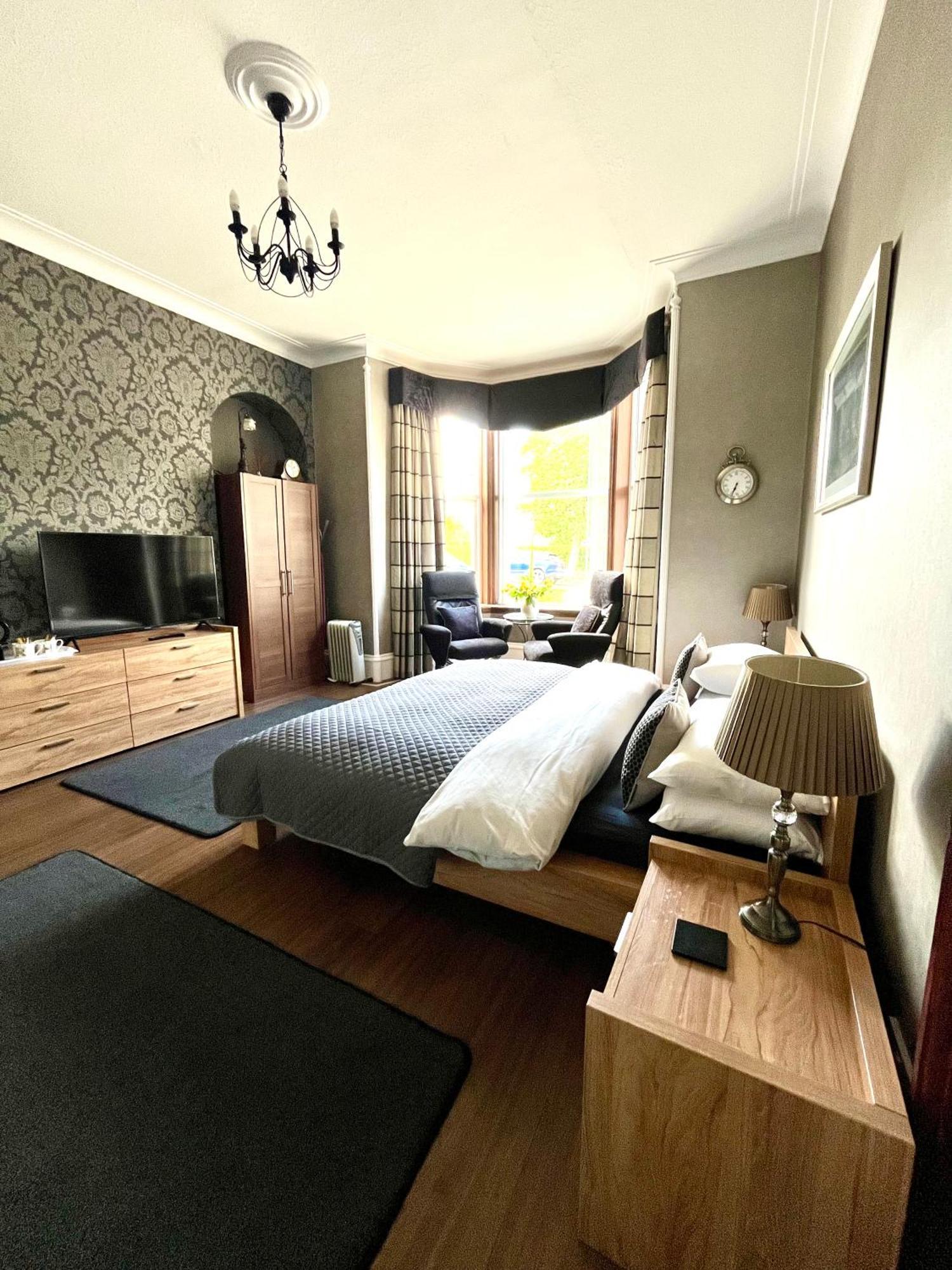 Hannahs Guesthouse แอเบอร์ดีน ภายนอก รูปภาพ