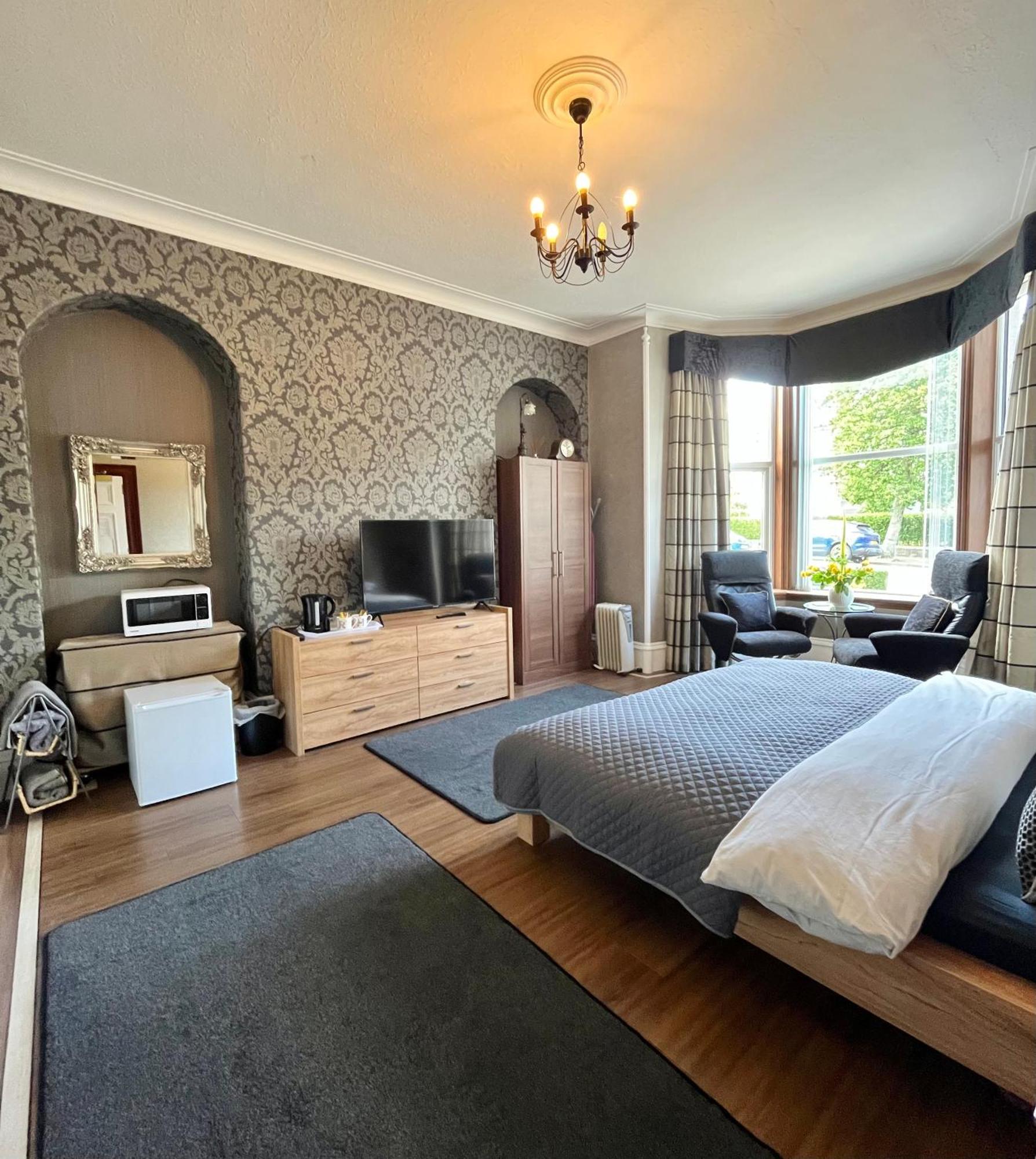 Hannahs Guesthouse แอเบอร์ดีน ภายนอก รูปภาพ