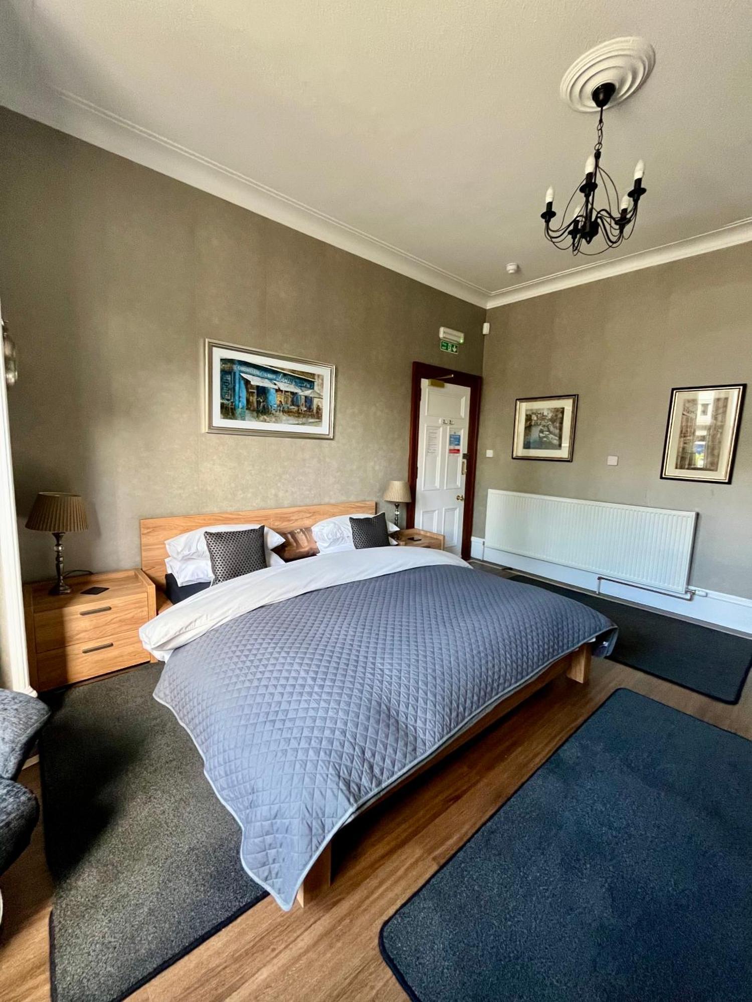 Hannahs Guesthouse แอเบอร์ดีน ภายนอก รูปภาพ